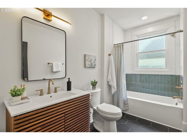 4054 N MISSOURI Ave, Portland, OR 97227