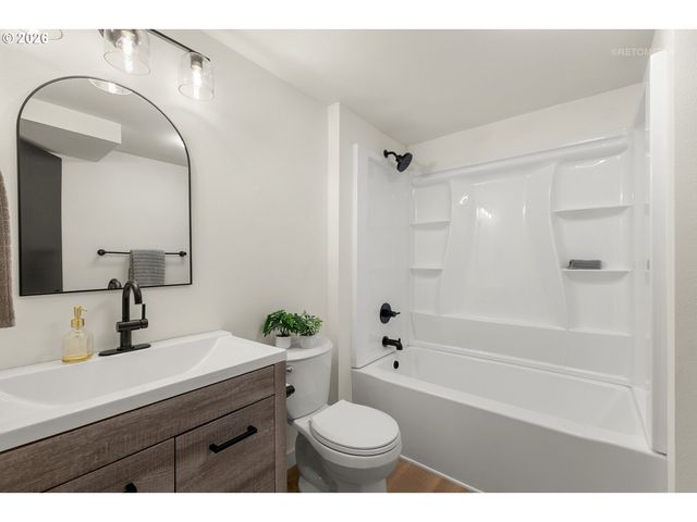 4054 N MISSOURI Ave, Portland, OR 97227