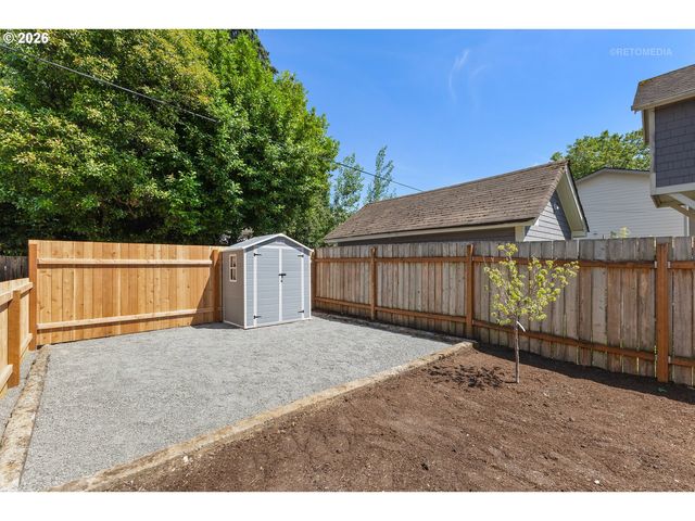 4054 N MISSOURI Ave, Portland, OR 97227