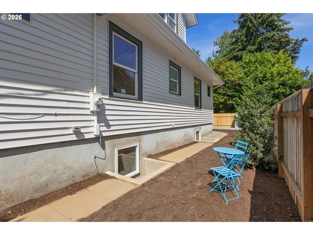 4054 N MISSOURI Ave, Portland, OR 97227