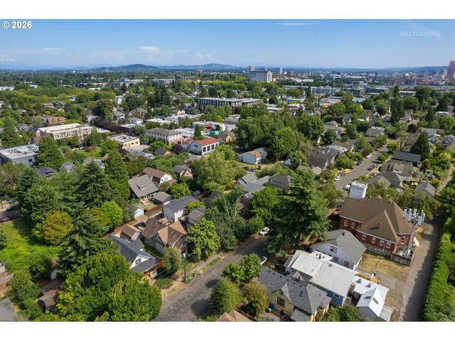 4054 N MISSOURI Ave, Portland, OR 97227