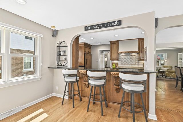 5246 Kent AVENUE, Whitefish Bay, WI 53217