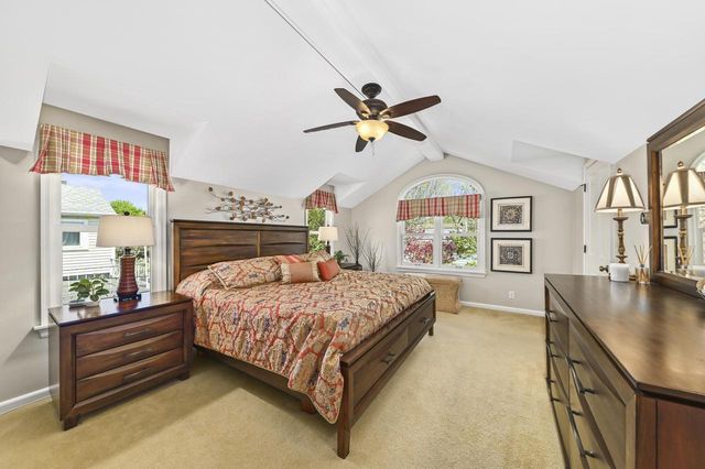 5246 Kent AVENUE, Whitefish Bay, WI 53217