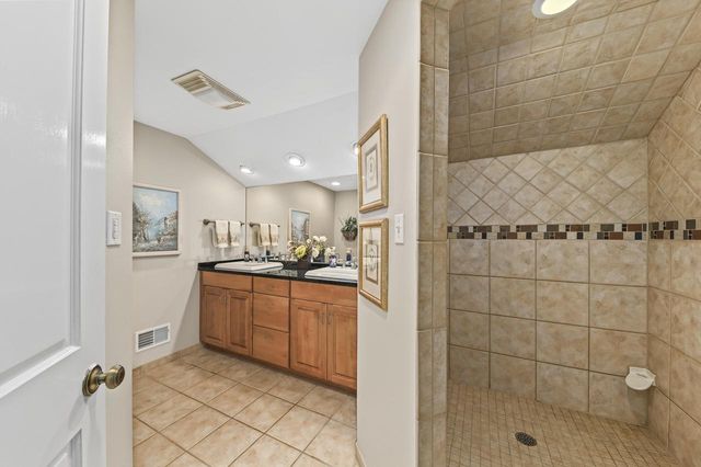 5246 Kent AVENUE, Whitefish Bay, WI 53217