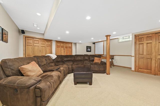 5246 Kent AVENUE, Whitefish Bay, WI 53217