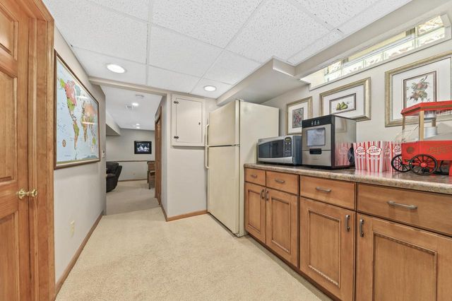 5246 Kent AVENUE, Whitefish Bay, WI 53217