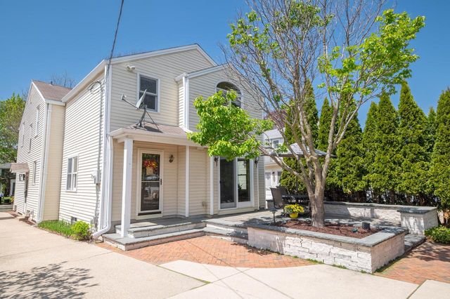 5246 Kent AVENUE, Whitefish Bay, WI 53217