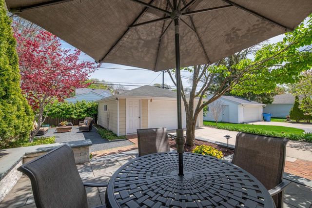 5246 Kent AVENUE, Whitefish Bay, WI 53217