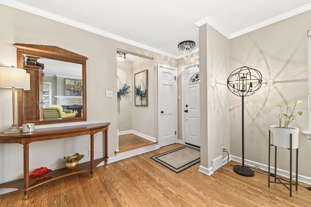 5246 Kent AVENUE, Whitefish Bay, WI 53217