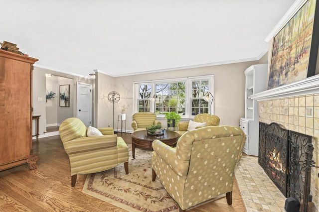 5246 Kent AVENUE, Whitefish Bay, WI 53217