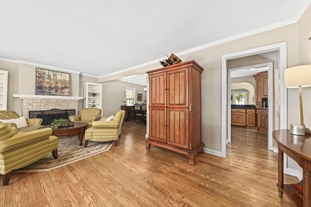 5246 Kent AVENUE, Whitefish Bay, WI 53217
