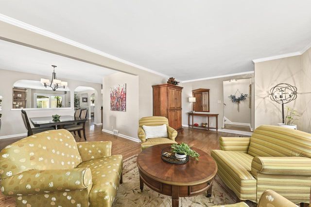 5246 Kent AVENUE, Whitefish Bay, WI 53217