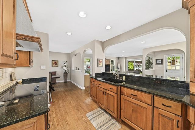 5246 Kent AVENUE, Whitefish Bay, WI 53217