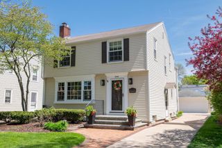 5246 Kent AVENUE, Whitefish Bay, WI 53217