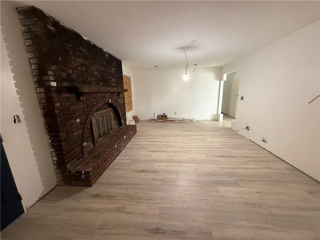 9600 N Campbell Drive, Kansas City, MO 64155