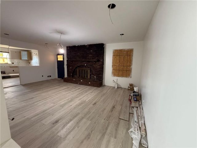 9600 N Campbell Drive, Kansas City, MO 64155