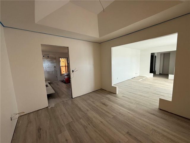 9600 N Campbell Drive, Kansas City, MO 64155