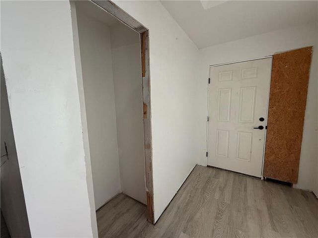 9600 N Campbell Drive, Kansas City, MO 64155