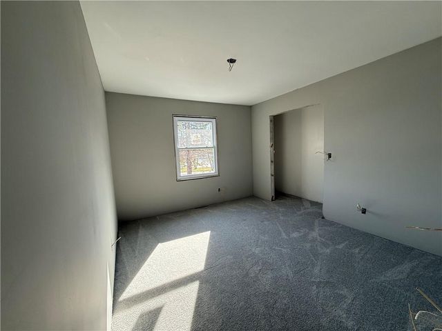 9600 N Campbell Drive, Kansas City, MO 64155