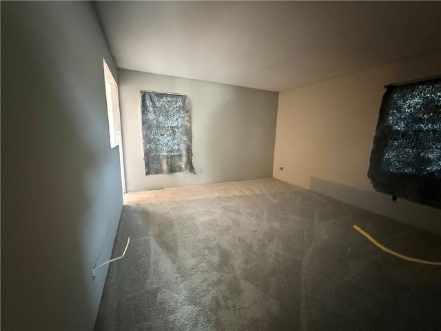 9600 N Campbell Drive, Kansas City, MO 64155