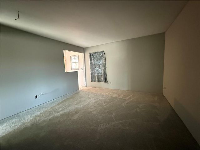 9600 N Campbell Drive, Kansas City, MO 64155