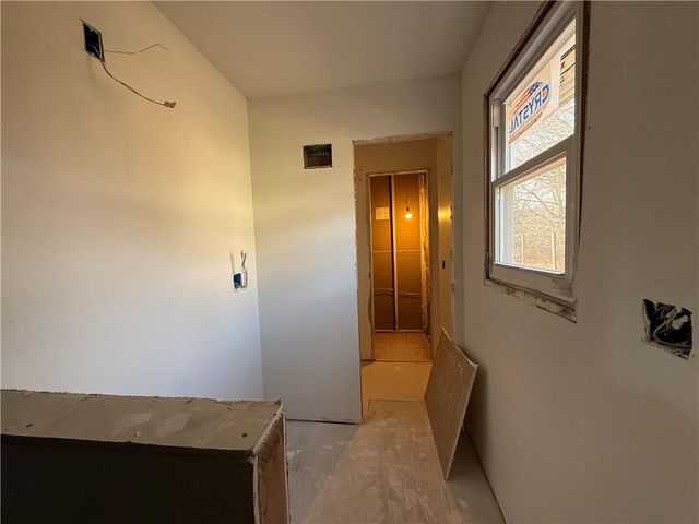 9600 N Campbell Drive, Kansas City, MO 64155