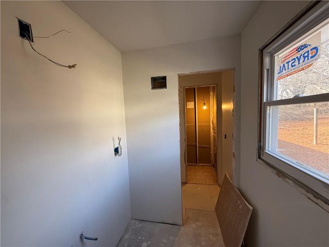 9600 N Campbell Drive, Kansas City, MO 64155