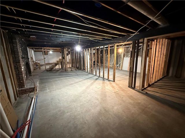 9600 N Campbell Drive, Kansas City, MO 64155