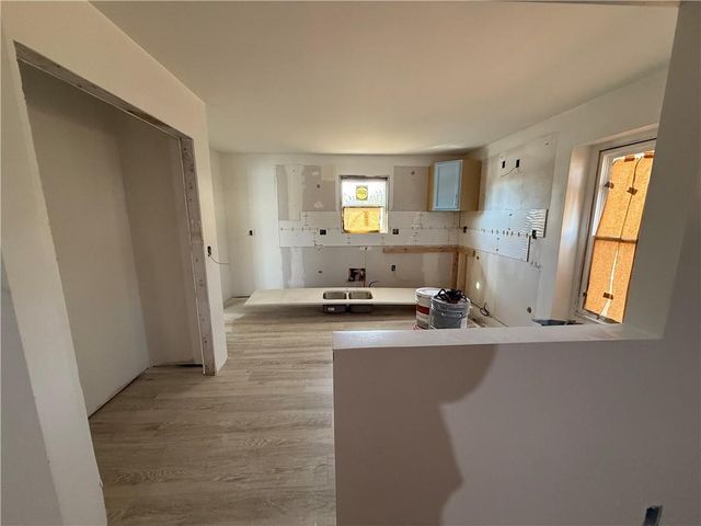 9600 N Campbell Drive, Kansas City, MO 64155