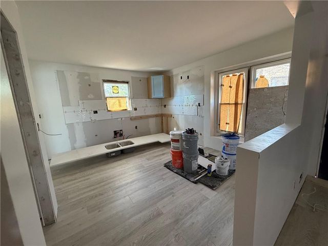 9600 N Campbell Drive, Kansas City, MO 64155