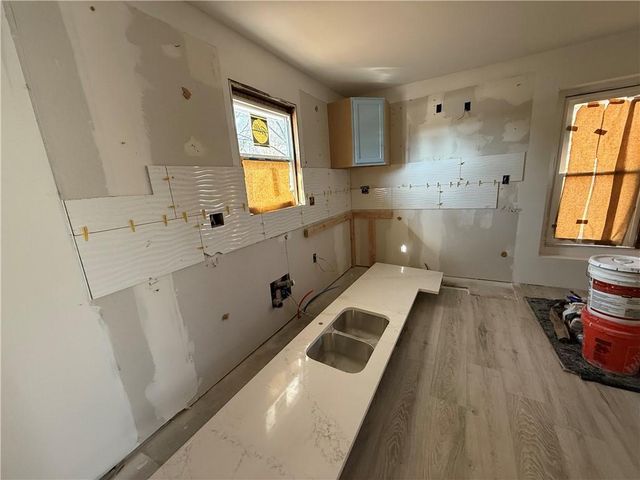 9600 N Campbell Drive, Kansas City, MO 64155