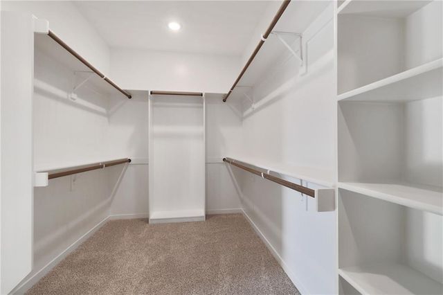 2368 NE Colonnade Avenue, Blue Springs, MO 64029