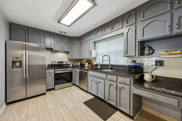 4704 PRINCESS ANNE Lane, Jacksonville, FL 32210
