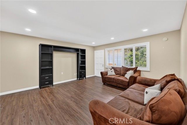 1060 Cabrillo Park Drive A, Santa Ana, CA 92701