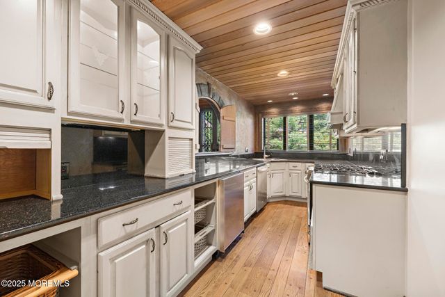 233 Conover Lane, Red Bank, NJ 07701