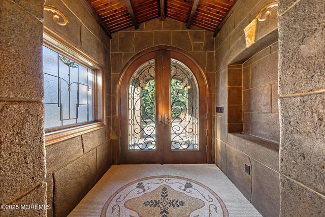 233 Conover Lane, Red Bank, NJ 07701