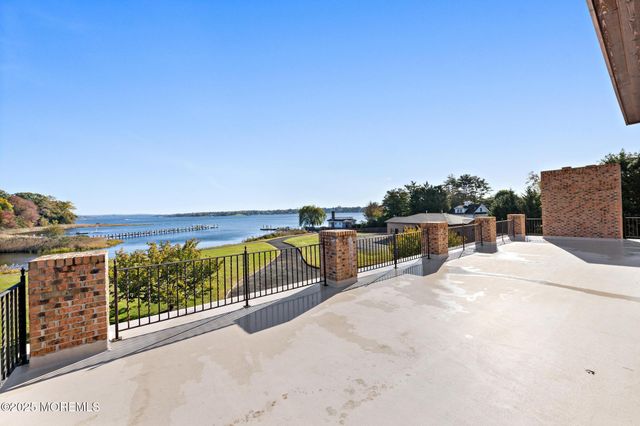 233 Conover Lane, Red Bank, NJ 07701