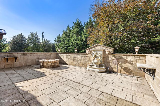 233 Conover Lane, Red Bank, NJ 07701