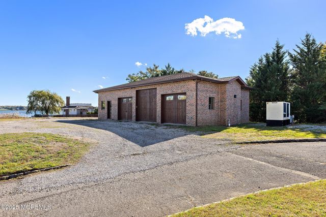 233 Conover Lane, Red Bank, NJ 07701