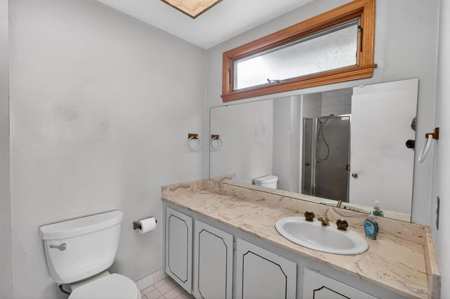 49 Waterglen Cir, Sacramento, CA 95826