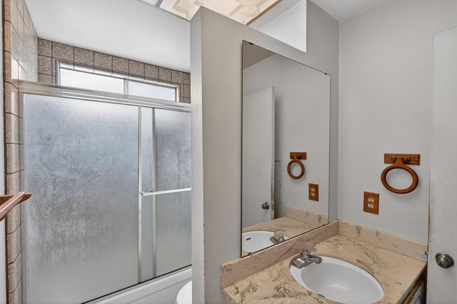 49 Waterglen Cir, Sacramento, CA 95826