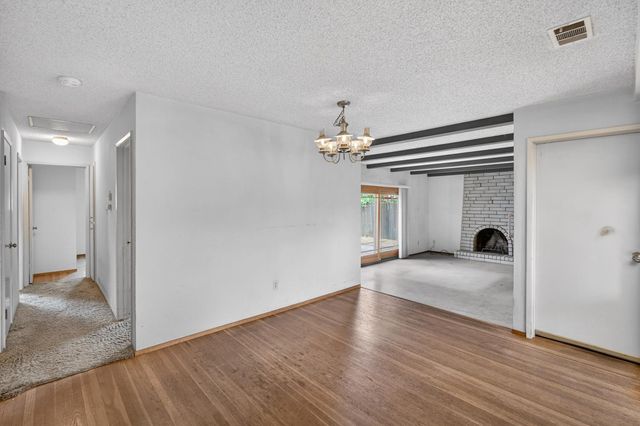 49 Waterglen Cir, Sacramento, CA 95826