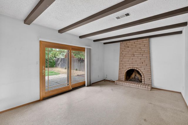 49 Waterglen Cir, Sacramento, CA 95826