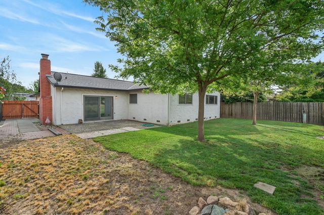 49 Waterglen Cir, Sacramento, CA 95826