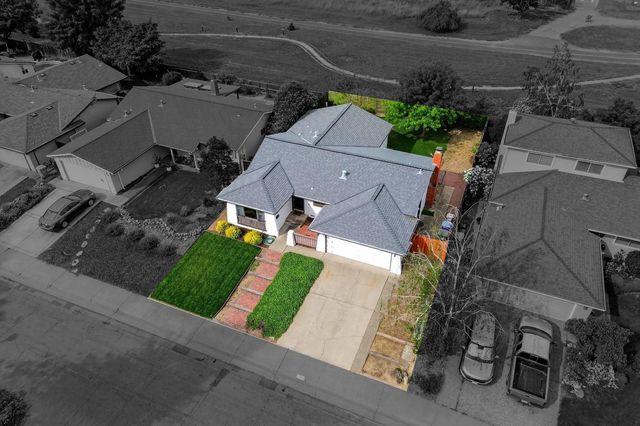 49 Waterglen Cir, Sacramento, CA 95826