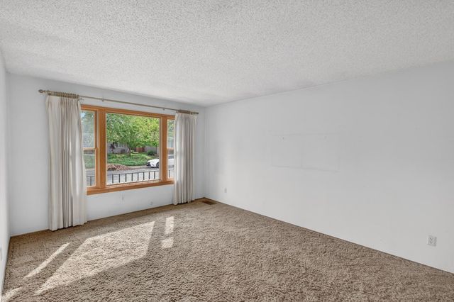 49 Waterglen Cir, Sacramento, CA 95826