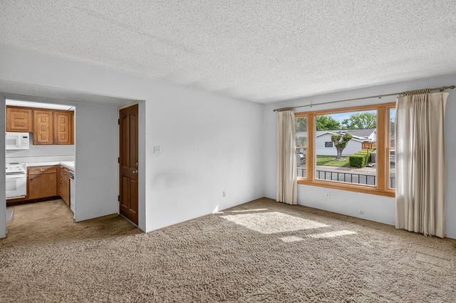 49 Waterglen Cir, Sacramento, CA 95826