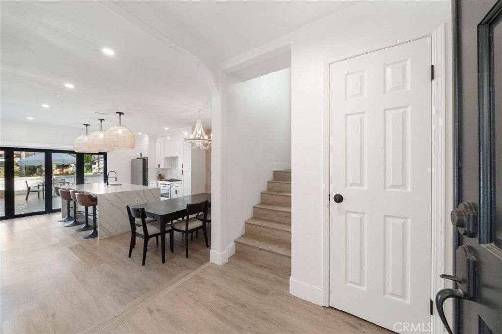 Image 12 of property listing at 511 9th, Huntington Beach, CA 92648