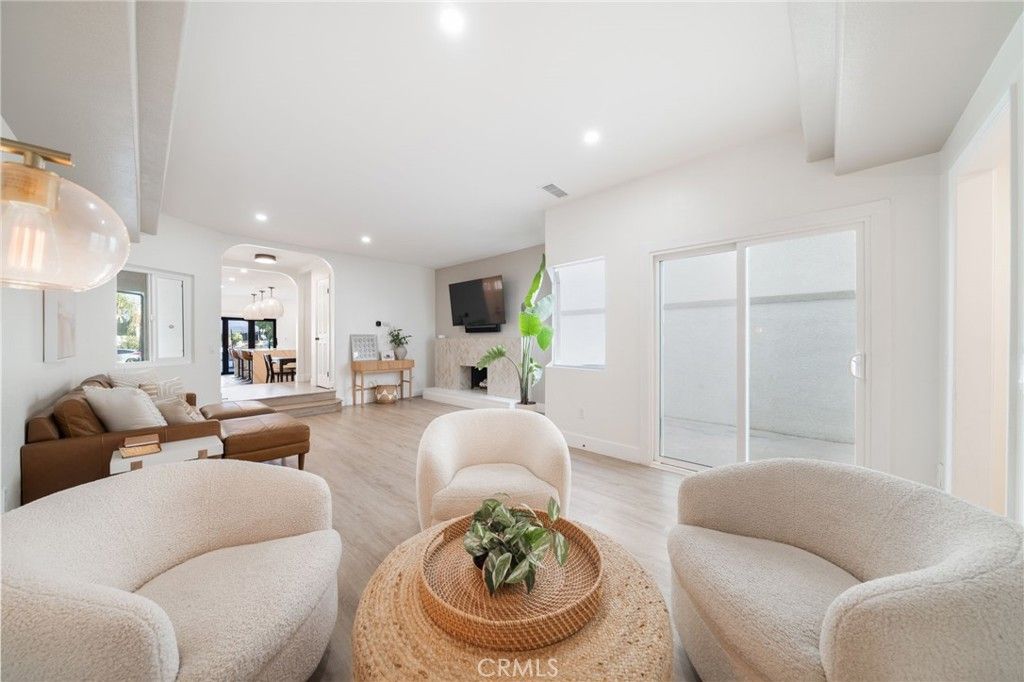 Image 23 of property listing at 511 9th, Huntington Beach, CA 92648