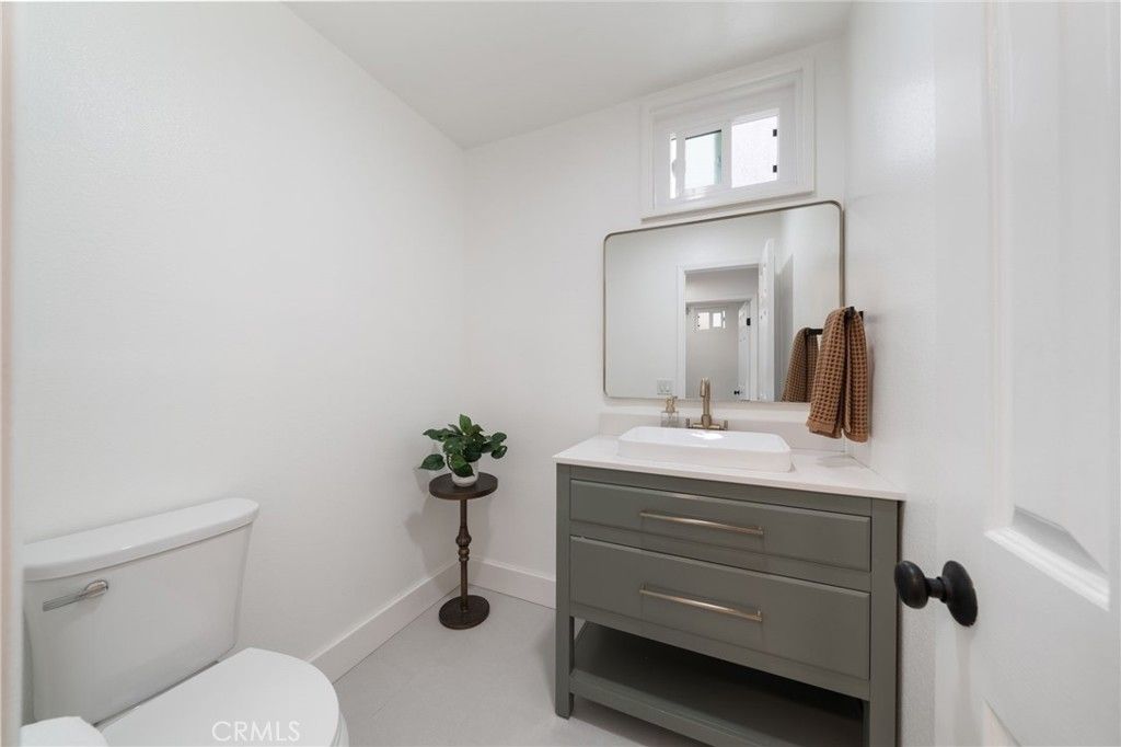 Image 24 of property listing at 511 9th, Huntington Beach, CA 92648